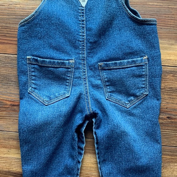 Oshkosh B’gosh Girls Size 9 Months Denim Overalls Embroidered Flowers - Picture 5 of 9